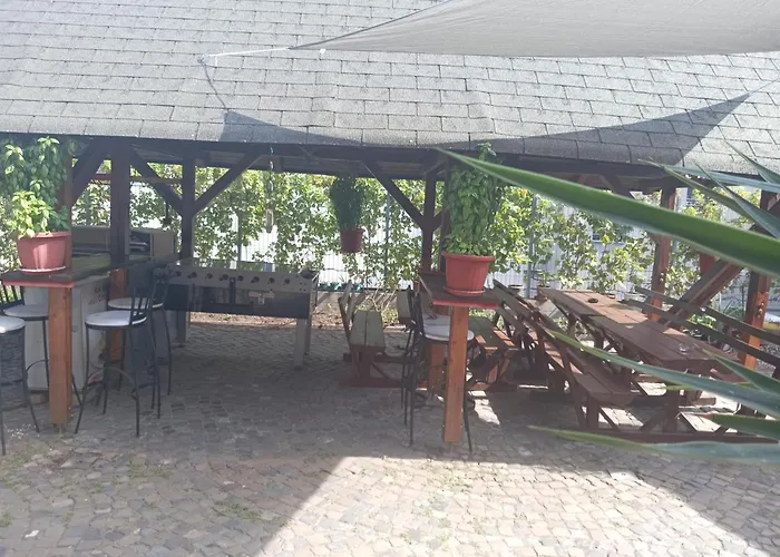 Brique Jobb Mint Othon Apartman